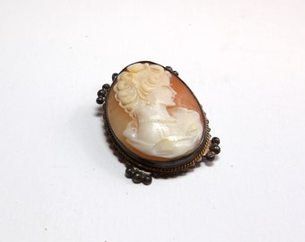 Vintage Carved Shell Cameo Pin / Brooch / Pendant Fancy Lady Wearing Pearls