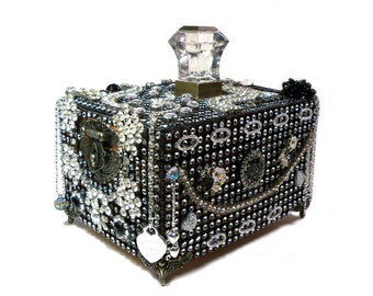 Vintage Rhinestone Cigar Box Evening Purse, One of a Kind Jewelry, Trinket Box, Upcycled Found Objects Vintage Jewelry Handbag