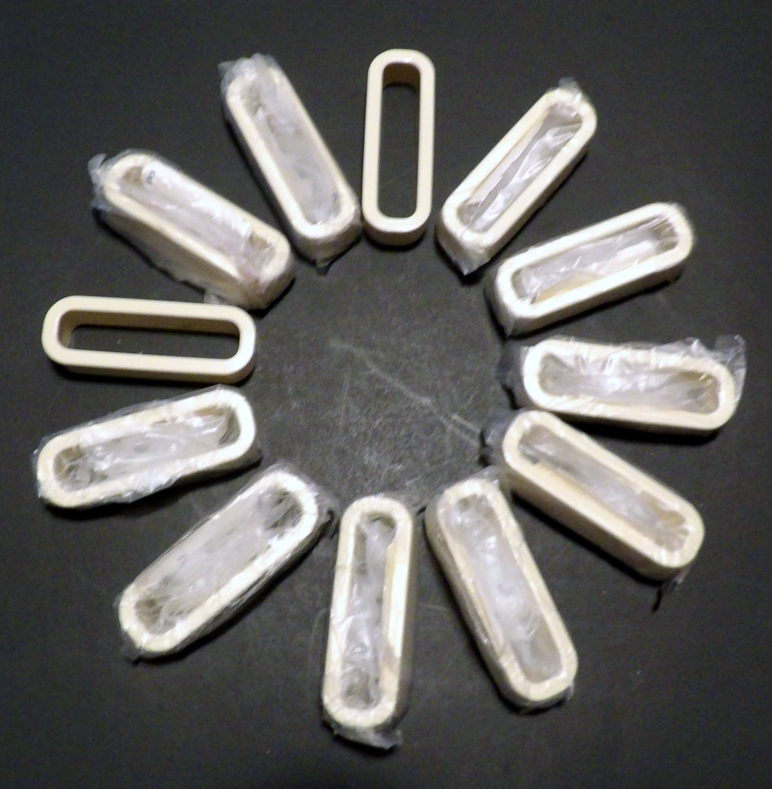 DEADSTOCK 12 Vintage 1980s Vera Napkin Rings Cream Acrylic Oblong Vera Neumann Retro Mod Dining Table Bohemian Post Modern
