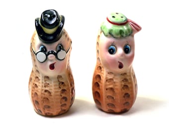 Vintage Mr & Mrs Peanut Salt and Pepper Shaker Anthropomorphic Nuts Made in Japan Cork Stopper