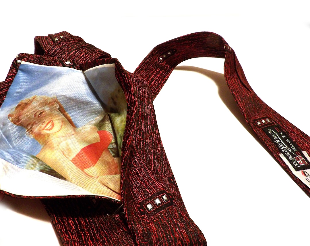 Vintage 1940s Seneca Cravats Necktie, Hidden Pin up Girl, Risque