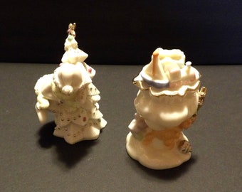 Lenox Grinch and Max Christmas Salt and Pepper Shakers 24k Gold Trim.
