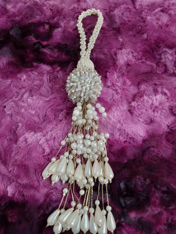 Vintage Pearl and Sequin Bobble