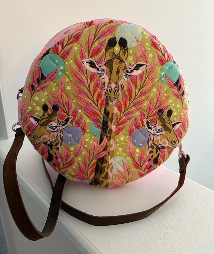 Quilted Circle Bag Tula Pink Everglow Neck for Days Quilted Round Bag Handbag Purse Fabric Tote Handmade Gift Quilted Bag Giraffe Round Bag