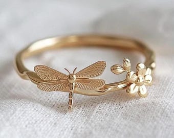 Beautiful Dragonfly And Flower Inspired Ring, 14K Gold Minimalist Ring, Flying Insect Inspired Ring, Birthday Gift For Her, Dainty Ring