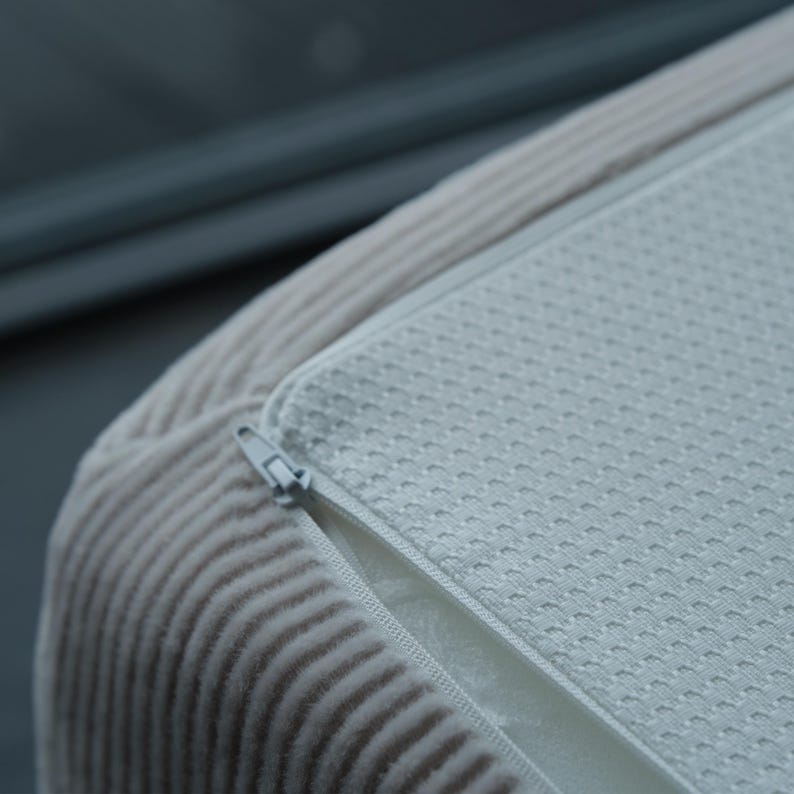 This teddy-inspired minimalist floor sofa blends modular functionality with plush comfort. Washable and low-profile, it's the ideal centerpiece for calm and comfortable livingroom decor.