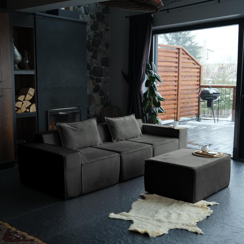 Wrapped in teddy-soft fabric, this washable floor sofa delivers maximum comfort. Its modern design and plush teddy cushioning make it a must-have for relaxed and stylish living.