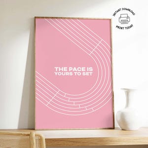 Decorazione murale &quot;Pin Up Runner&quot; / Poster stampabile per ragazze del Run Club / Regalo di compleanno per inaugurazione della casa per maratoneti, atleti preppy, stampa per la casa
