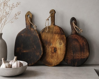 Rustic Vintage Wooden Cutting Board / Farmhouse Kitchen Decor