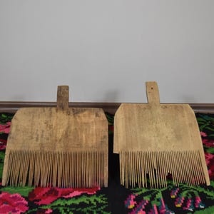 Peigne en laine en bois antique/outil de traitement des fibres vintage pour fileuses