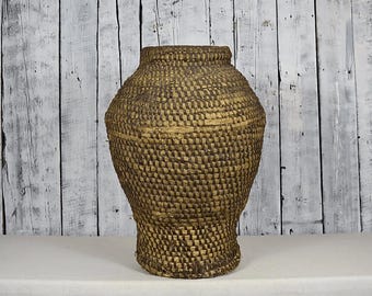 Antique Wicker Basket / Boho Vintage Woven Basket / Handwoven Straw Organizer / Rustic Cottagecore Bin / Shabby Chic Home Decor