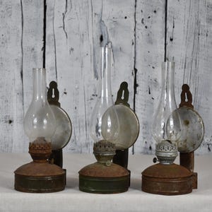 Antique Oil Lamp / Vintage Kerosene Lamp / Rustic Oil Lantern / Primitive Farmhouse Table Lamp / Collectible Cottage Decor