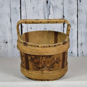 Antique Wood Basket / Handmade Storage Basket / Rustic Fruit Basket / Vintage Picnic Basket / Small Easter Basket / Farmhouse Decor