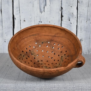Handmade Pottery Colander / Vintage Stoneware Berry Fruit Strainer / Rustic Ceramic Bowl / Handcrafted Dinnerware / Rustic Kitchen Decor