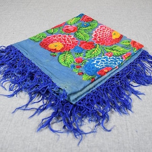 Vintage Floral Head Scarf / Boho Scarf / Retro Long Handkerchief / Women's Head Wrap / Large Elegant Headscarf