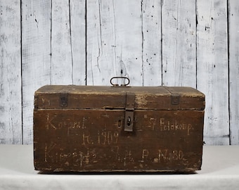 Vintage Wooden Chest / Rustic Storage Box / Primitive Wood Crate / Farmhouse Home Decor