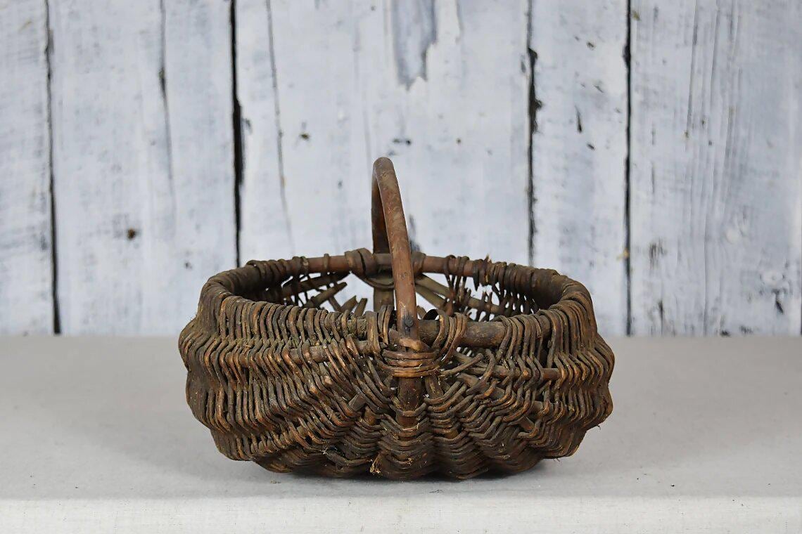 ヴィンテージ籐バスケット / アンティーク編み収納ボックス（ハンドル