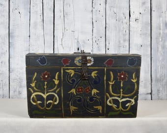 Vintage Wooden Chest / Storage Box / Antique wooden Box / Keepsake Chest / Handmade Decorative Wood Crate
