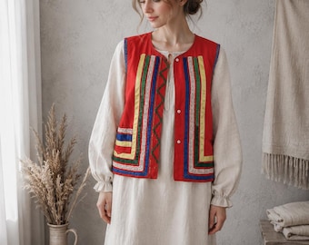 Vintage Ukrainian Vest / Traditional Folk Vest / Unisex Red Sleeveless Outerwear