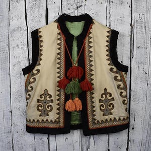 Vintage Ukrainian Vest / Traditional Folk Vest / Unisex Sleeveless Outerwear