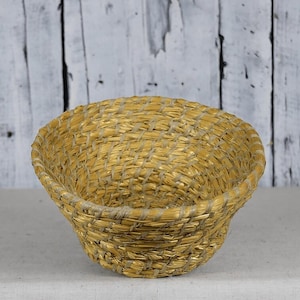 Antique Wicker Basket / Small Vintage Storage Basket / Handmade Woven Fruit Basket / Rustic Straw Basket Decor