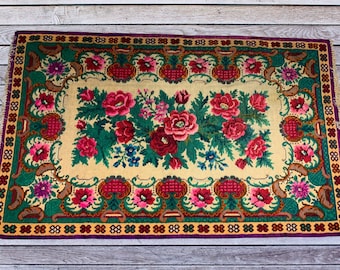 Vintage Ukrainian Woven Wool Wall Rug / Floral Kilim Carpet / Traditional Ethnic Tapestry / Folk Art Wool Wall Hanging