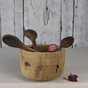 Vintage Holzobstschale / Obstschale / Obstschale / rustikales Pflanzgefäß / Holztopf im antiken Stil / Bauernhaus-Küchen-Dekor