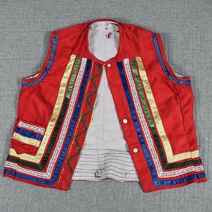 Vintage Ukrainian Vest / Traditional Folk Vest / Unisex Red Sleeveless Outerwear