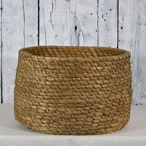 Antique Wicker Basket / Vintage Woven Storage / Smal Handmade Straw Basket / Rustic Wicker Basket Decor / Home Decor Organizer