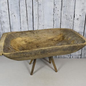 Antique Wooden Dough Bowl / Hand Carved Rustic Farmhouse Bowl / Vintage Wood Fruit Bowl / Large Kitchen Serving Bowl / Table Centerpiece