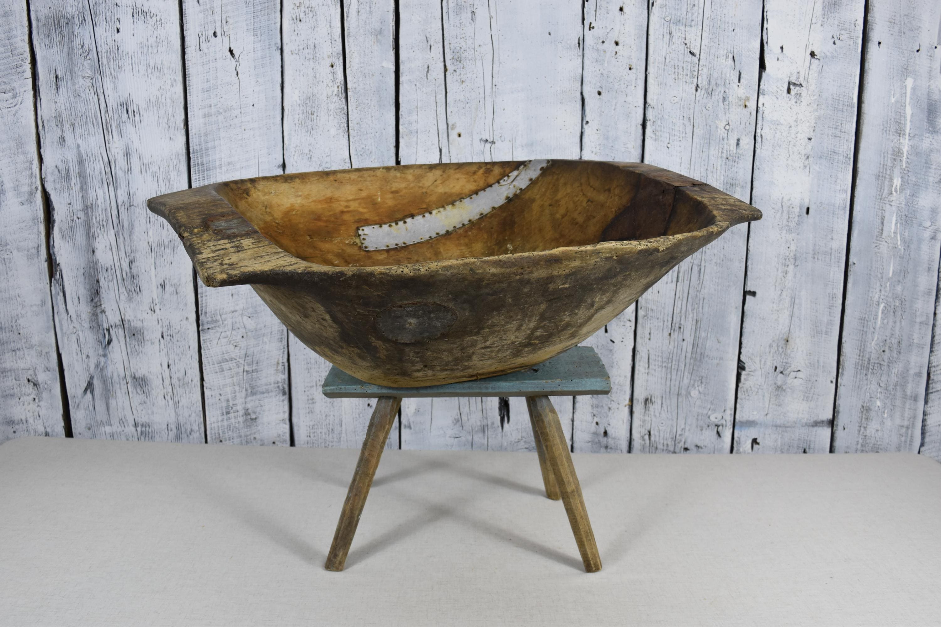 Antique Wood Dough Bowl / Hand-Carved Wooden Bowl / Decorative Fruit Bowl / Rustic Bread Bowl / Farmhouse Decor