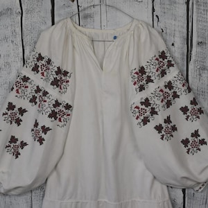 Vintage Ukrainian Embroidered Shirt / Folk Blouse / Handmade Vyshyvanka / Ethnic Peasant Blouse / Boho Embroidery Dress
