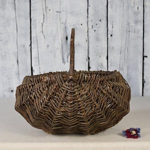 Antique Wicker Basket / Vintage Woven Basket / Handmade Storage Basket / Rustic Garden Basket / Decorative Basket / Farmhouse Decor