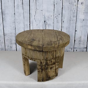 Tabouret en bois vintage/banc en bois rustique/petite table d'appoint en bois de ferme/banc en bois antique décoration intérieure extérieure
