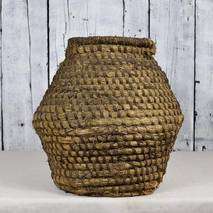 Antique Wicker Basket / Handmade Woven Storage Basket / Rustic Straw Garden Basket / Small Vintage Basket / Boho Home Decor Organizer