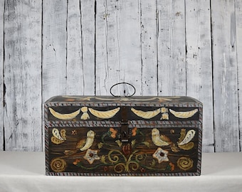 Vintage Wooden Chest / Rustic Storage Box / Primitive Wood Crate / Farmhouse Home Decor