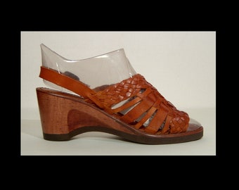 Size 7.5 ~ 1970s woven leather & wood shoes ~ huaraches wooden wedge heels slingback sandals ~ Town Flair Made in Brazil