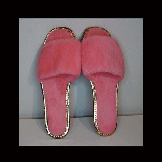 Size 8 - 9 ~ fluffy pink slippers ~ boudoir bedro… - image 3