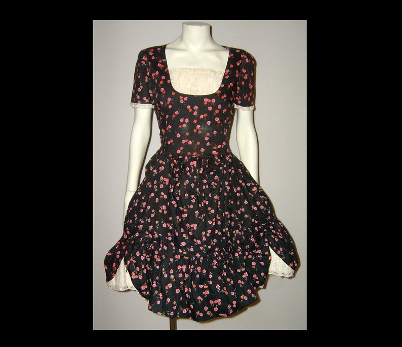 XS Small ~ jet black pink cotton rosebud print dress with white lace godet inserts ~ hem ruffle ~ 1950s 1960s ~ floral party frock home made