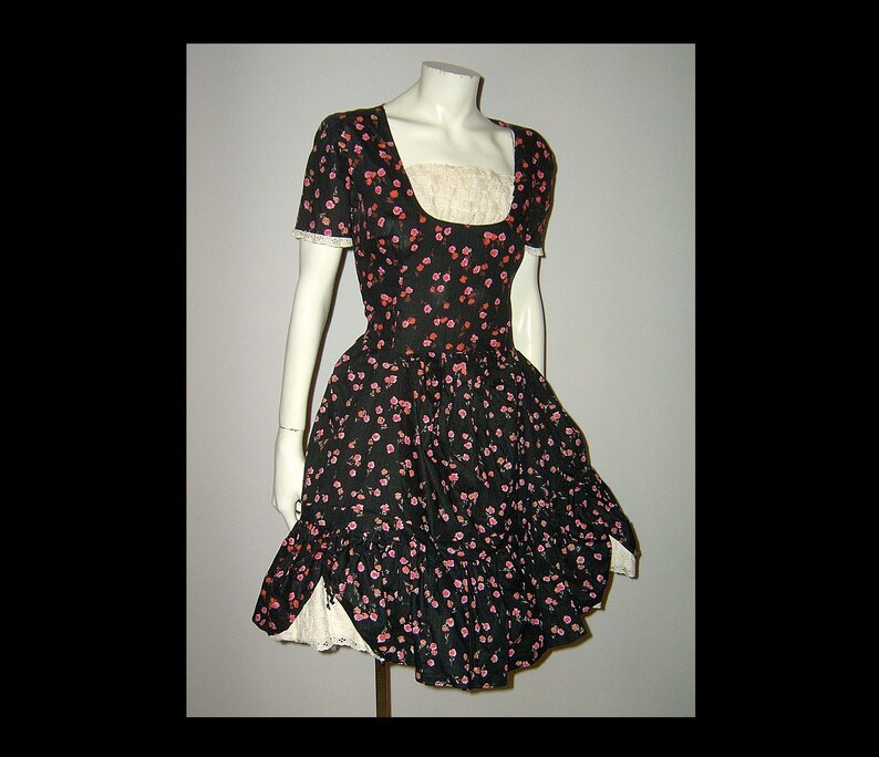 XS Small ~ jet black pink cotton rosebud print dress with white lace godet inserts ~ hem ruffle ~ 1950s 1960s ~ floral party frock home made