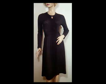 Small - 70s wool knit sweater dress ~ long sleeve pleated waist ~ full skirt keyhole neckline made in Hong Kong as new