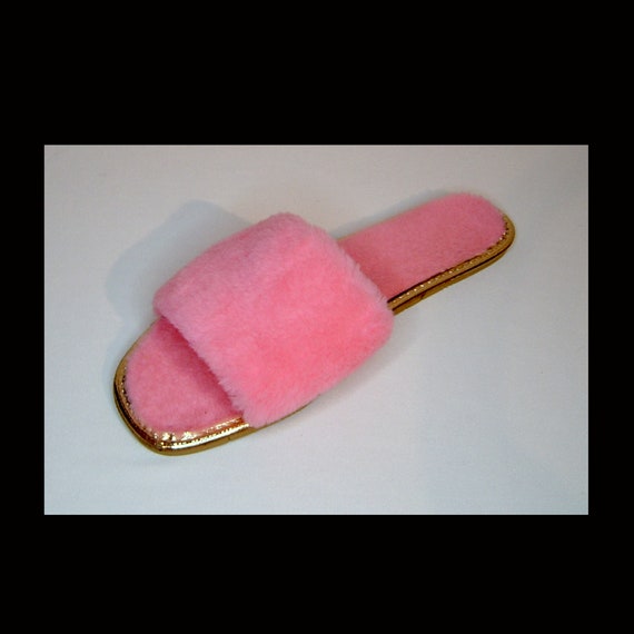 Size 8 - 9 ~ fluffy pink slippers ~ boudoir bedro… - image 2