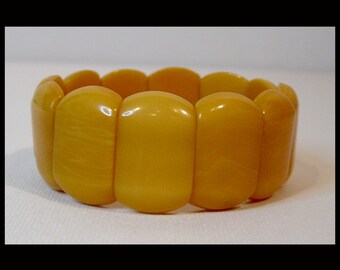 Bracelet en bakélite jaune d'oeuf - Panneaux des années 30 et 40 sur cordon extensible