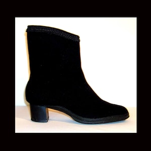 Size 10 - 1950s snow boots - cosy warm Snowbelle Kaufman black wool heeled high ankle - Made in Canada