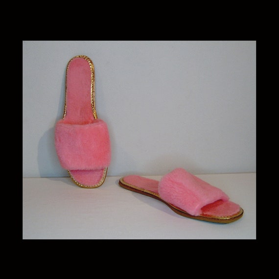 Size 8 - 9 ~ fluffy pink slippers ~ boudoir bedro… - image 7