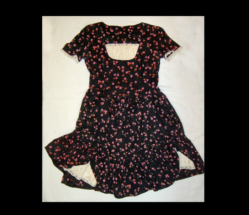 XS Small ~ jet black pink cotton rosebud print dress with white lace godet inserts ~ hem ruffle ~ 1950s 1960s ~ floral party frock home made