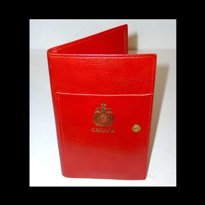 Porte-passeport Buxton - Attache de voyage pliante en cuir rouge et or - Fabriqué au Canada des années 1970 - Nombreuses poches pour carte d'identité en espèces