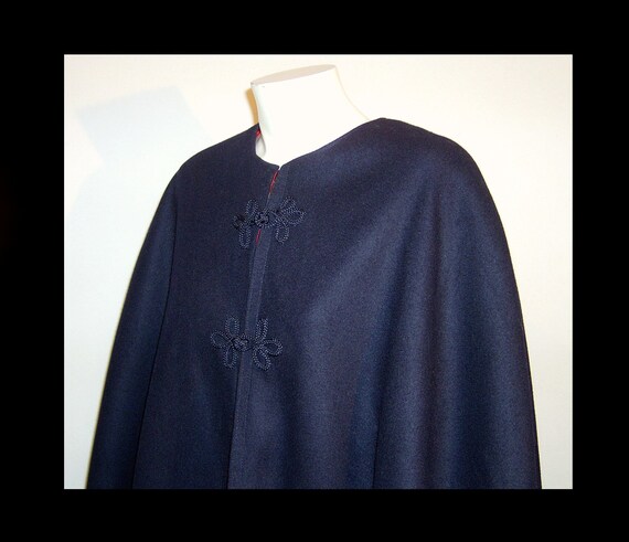 Black wool cloak - w red rayon satin - zip up wit… - image 7