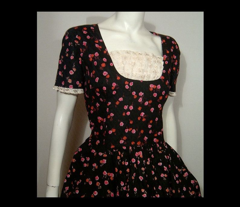 XS Small ~ jet black pink cotton rosebud print dress with white lace godet inserts ~ hem ruffle ~ 1950s 1960s ~ floral party frock home made