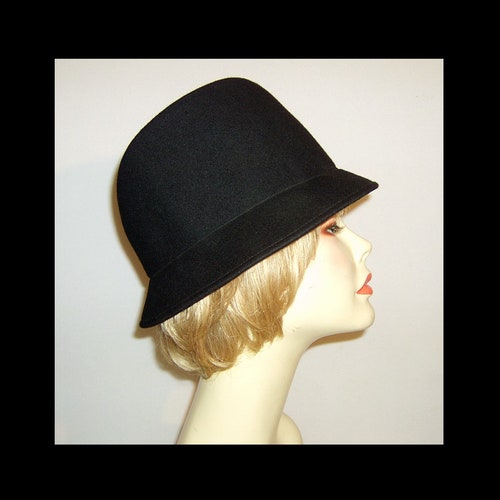 Vintage wool felt hat retailer - jet black structured fedora - 26